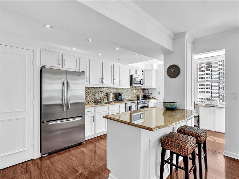 Image 4 of 85 For 4300 Ocean Blvd  19l