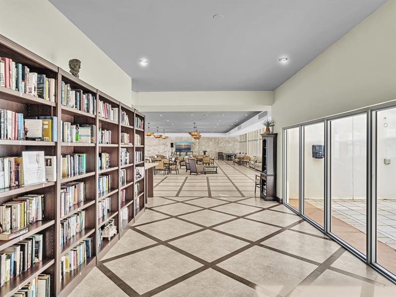 Image 43 of 85 For 4300 Ocean Blvd  19l