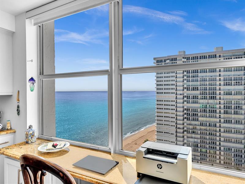 Image 5 of 85 For 4300 Ocean Blvd  19l