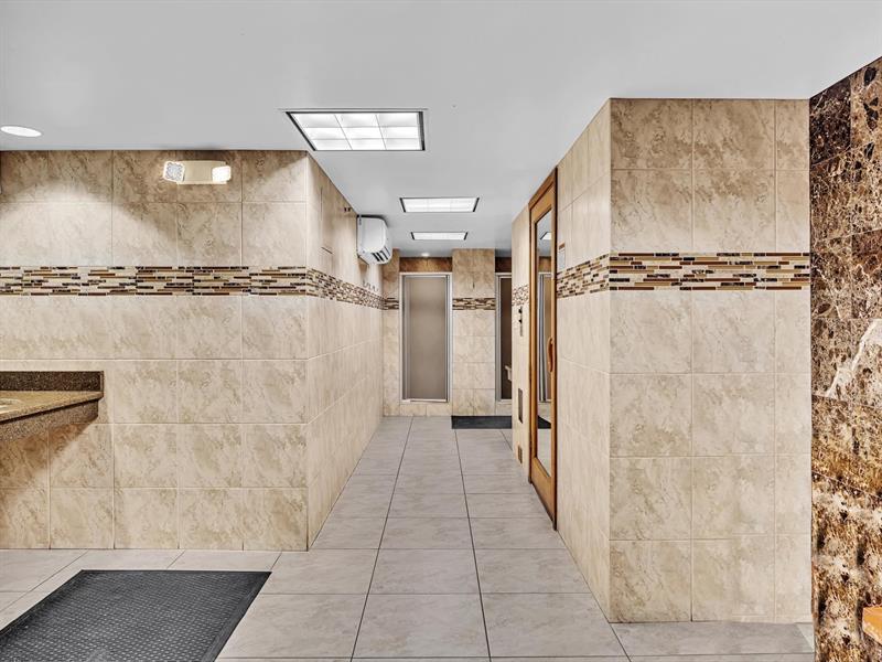 Image 62 of 85 For 4300 Ocean Blvd  19l