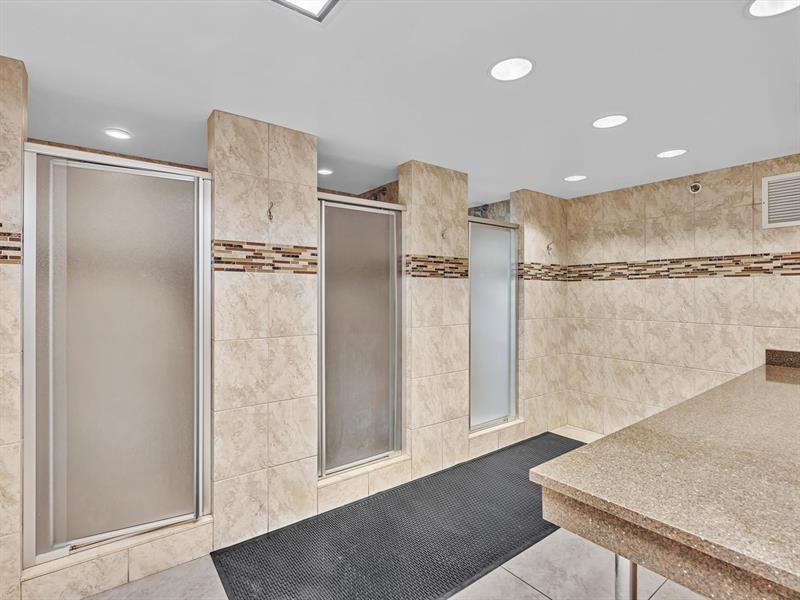 Image 63 of 85 For 4300 Ocean Blvd  19l