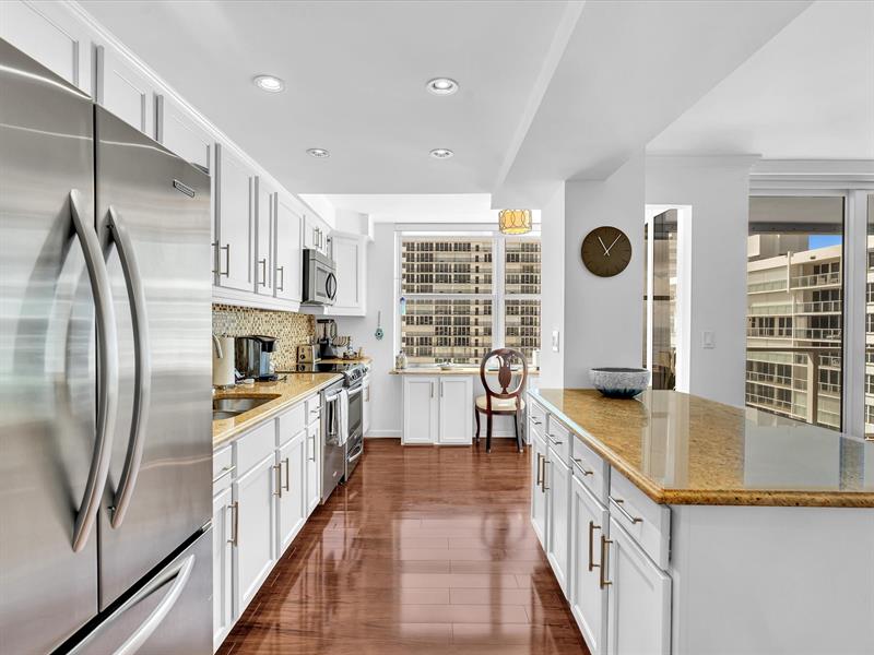 Image 9 of 85 For 4300 Ocean Blvd  19l