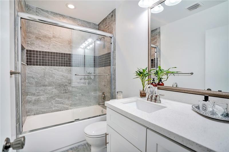 Image 13 of 19 For 5700 22nd Way  322