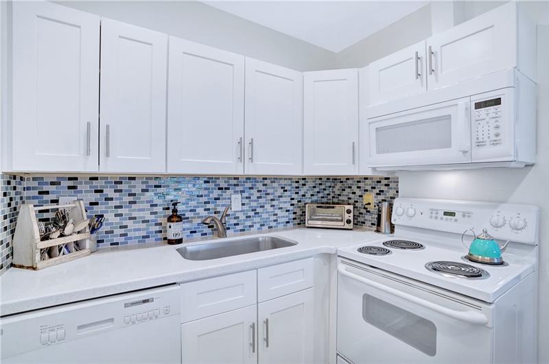 Image 4 of 19 For 5700 22nd Way  322
