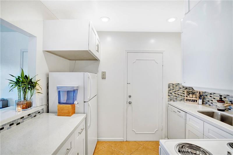 Image 5 of 19 For 5700 22nd Way  322