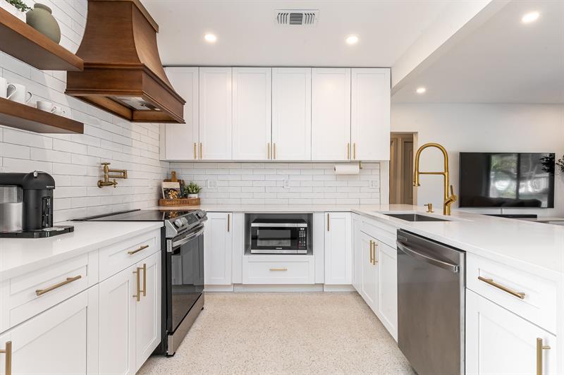 Image 4 of 18 For 1604 16th Ave