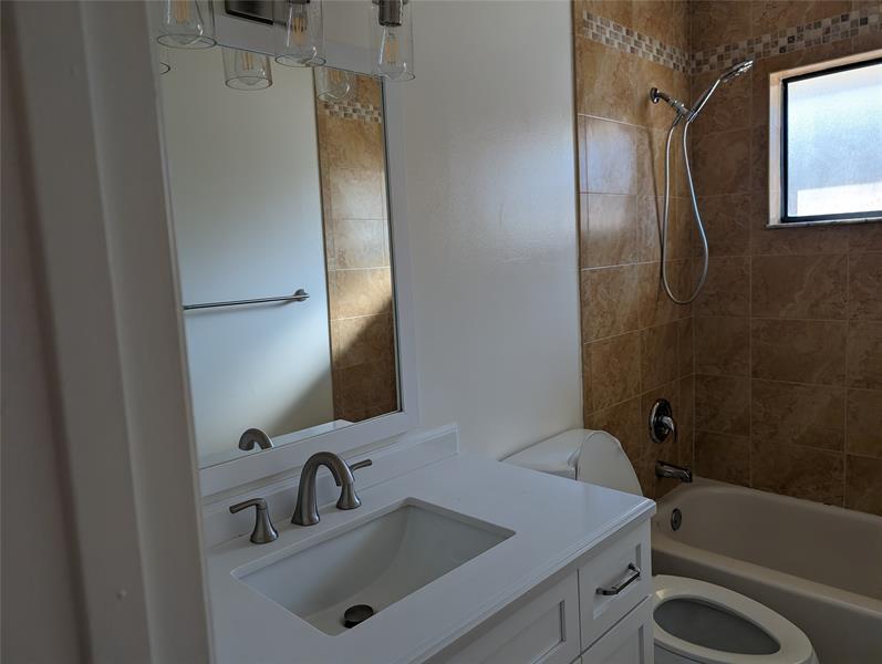 Image 21 of 26 For 707 3rd Ave  