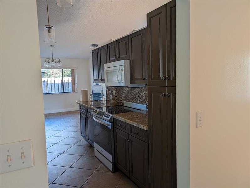 Image 7 of 26 For 707 3rd Ave  