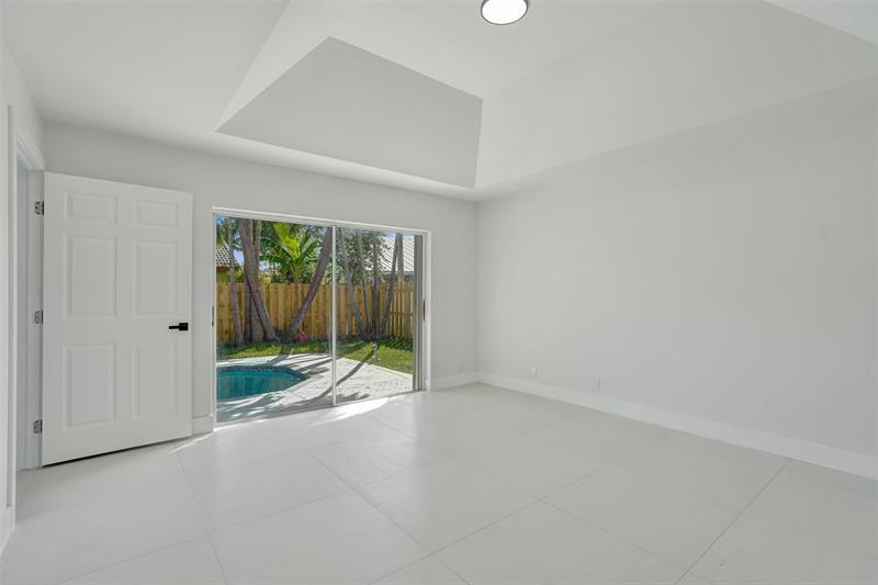 Image 30 of 62 For 340 Oregon Ln