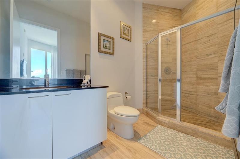Image 12 of 30 For 15901 Collins Ave  Ph4303