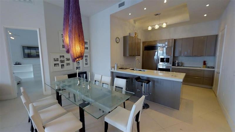 Image 17 of 30 For 15901 Collins Ave  Ph4303