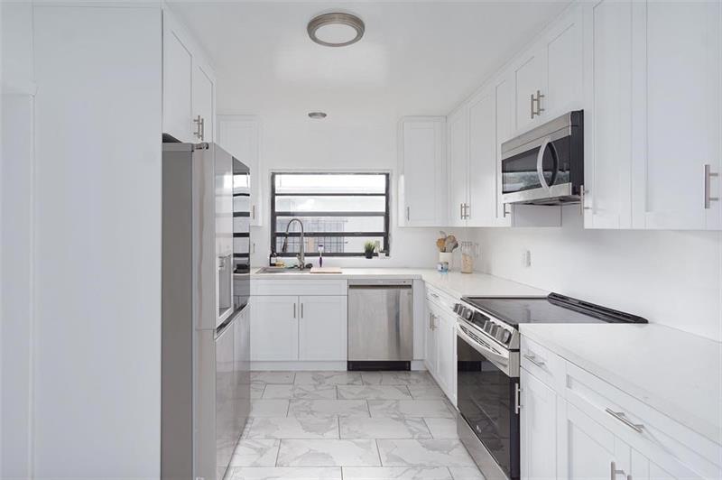 Image 3 of 32 For 425 122nd St