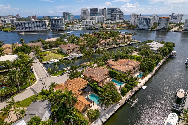 Image 11 of 30 For 2626 Barcelona Dr