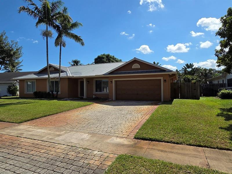 Image 3 of 3 For 5160 18th Ct