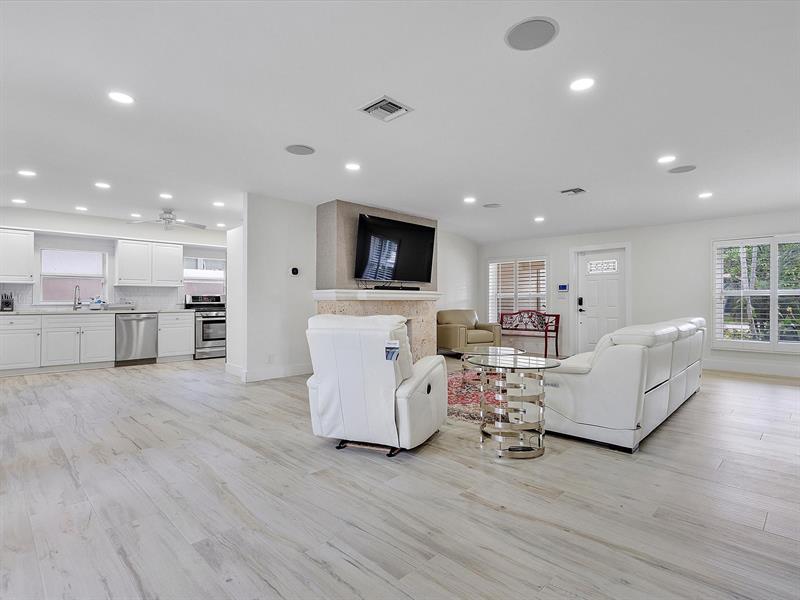 Image 10 of 44 For 411 Poinciana