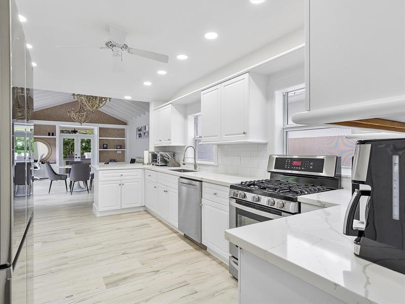 Image 17 of 44 For 411 Poinciana