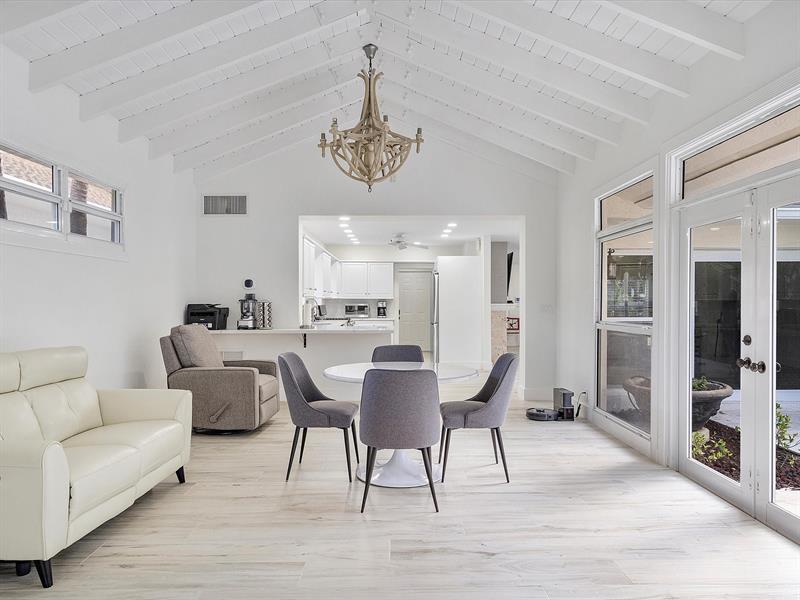 Image 22 of 44 For 411 Poinciana