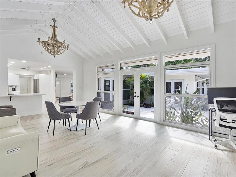 Image 23 of 44 For 411 Poinciana