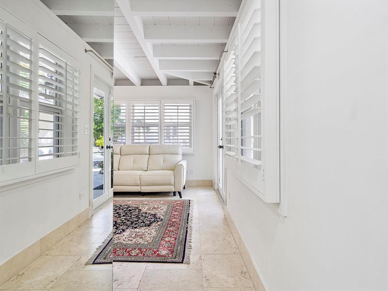 Image 25 of 44 For 411 Poinciana