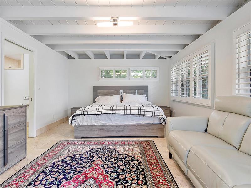 Image 27 of 44 For 411 Poinciana