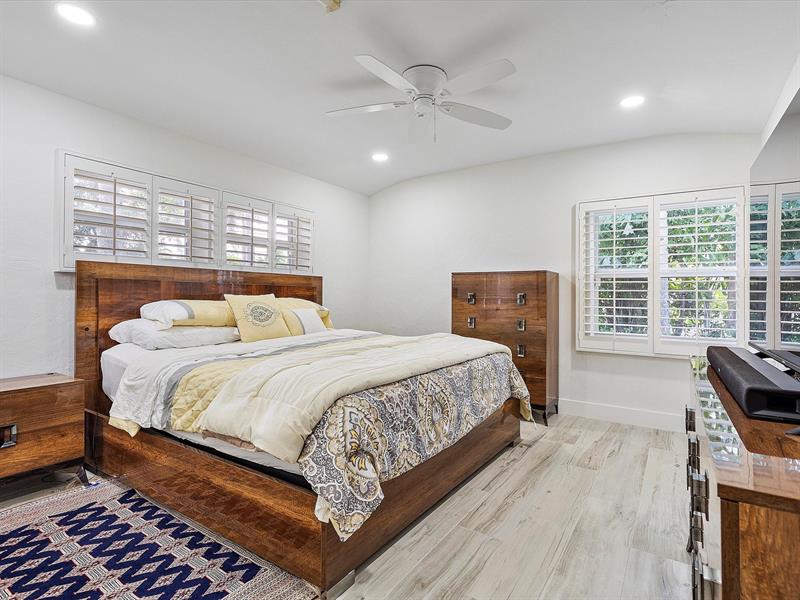 Image 35 of 44 For 411 Poinciana