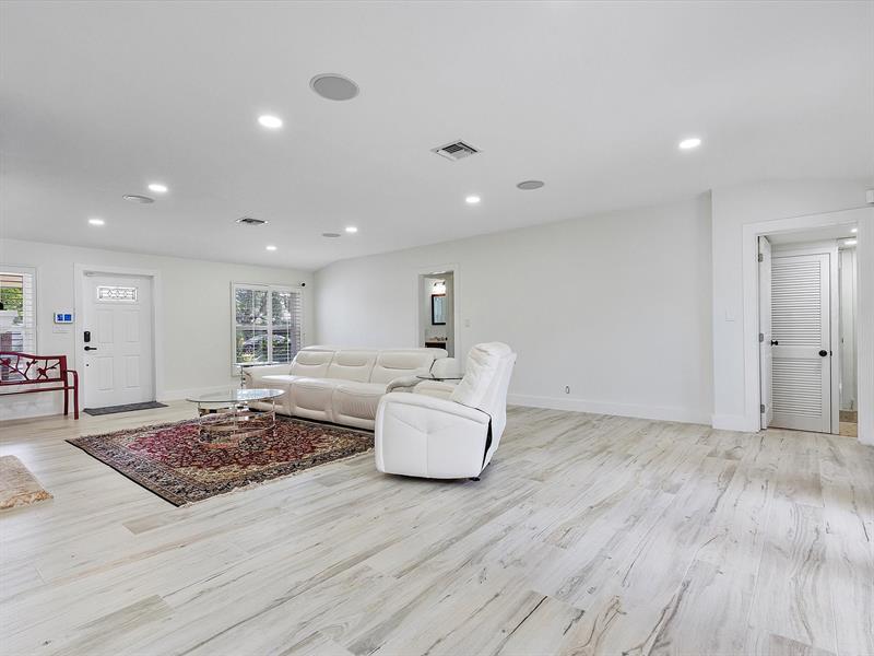 Image 8 of 44 For 411 Poinciana