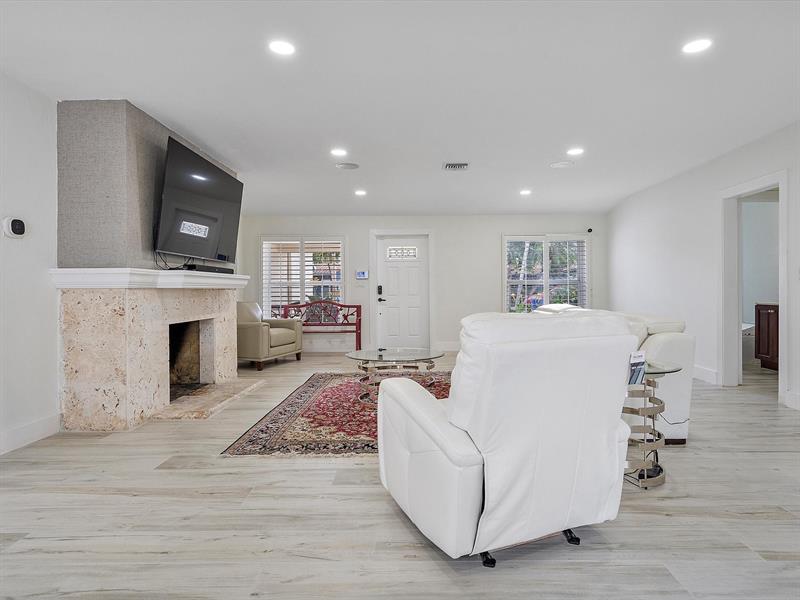 Image 9 of 44 For 411 Poinciana