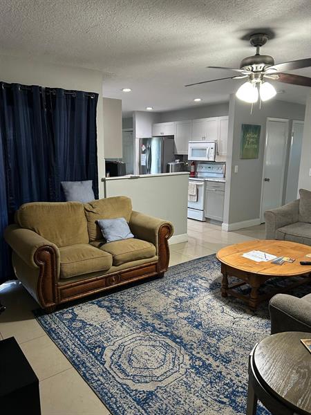 Image 10 of 20 For 461 Byron Street