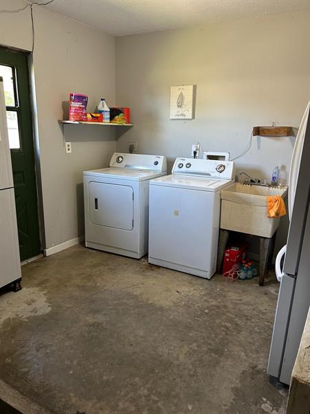 Image 13 of 20 For 461 Byron Street