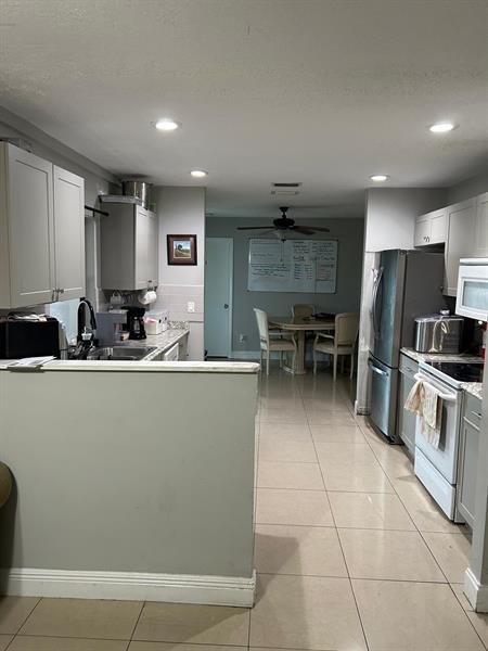 Image 7 of 20 For 461 Byron Street