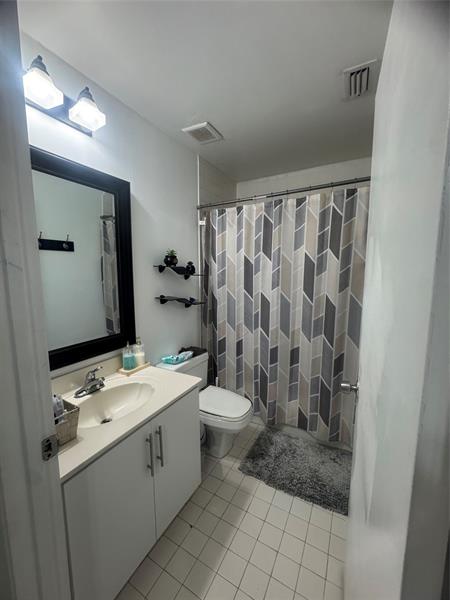 Image 9 of 10 For 7420 20th Ave  246