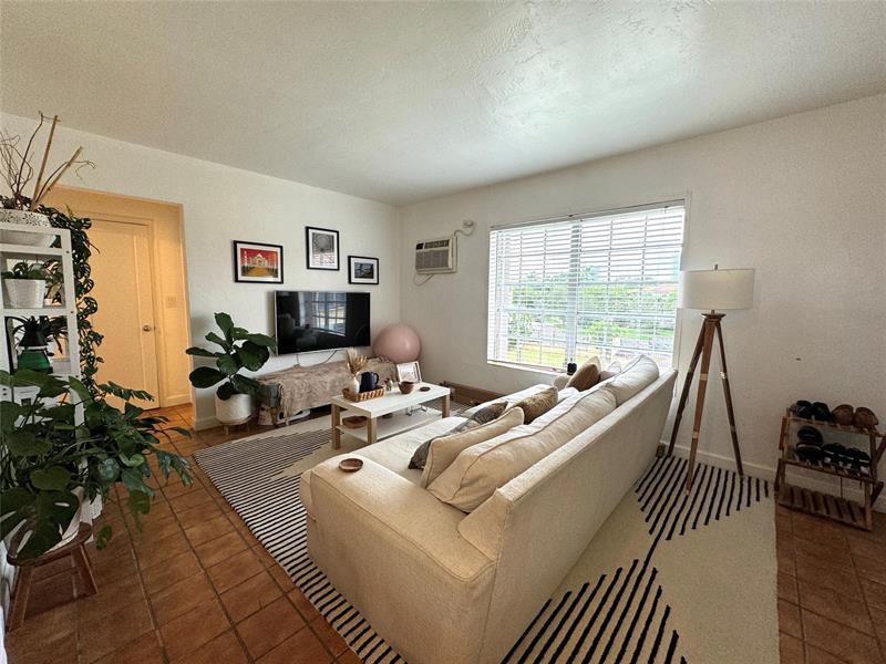 Details for 617 11th St  , Miami, FL 33129