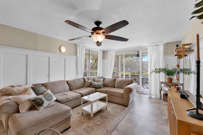 Image 3 of 14 For 9330 Lagoon Pl  209