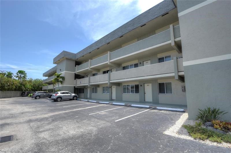Image 4 of 12 For 1400 54th St  208