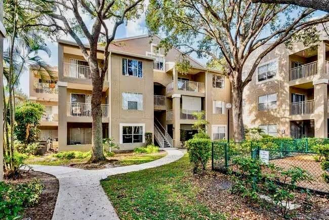 Image 3 of 8 For 1780 Palm Cove Blvd  6-308