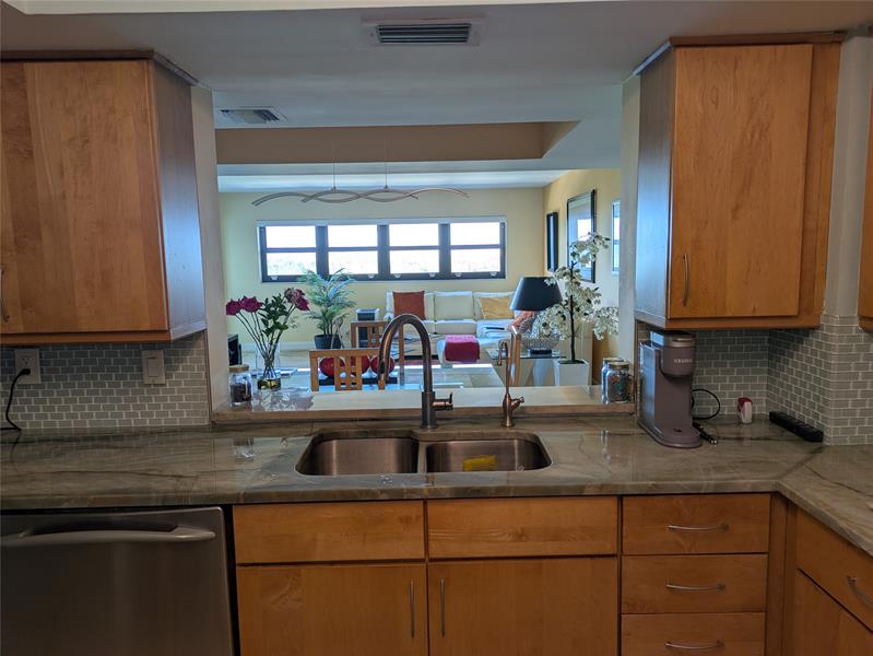 Image 15 of 63 For 3200 Port Royale Dr  1109