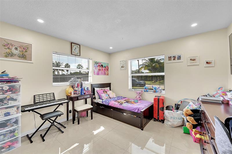 Image 10 of 25 For 300 Kathy Ln