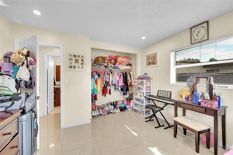 Image 11 of 25 For 300 Kathy Ln