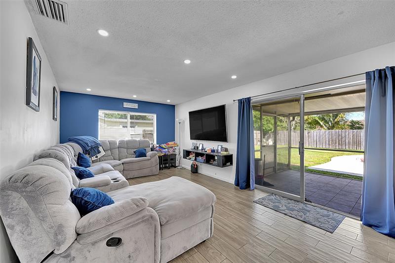 Image 16 of 25 For 300 Kathy Ln