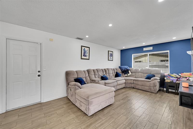 Image 17 of 25 For 300 Kathy Ln