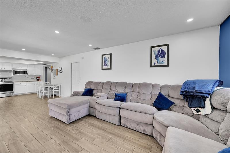 Image 18 of 25 For 300 Kathy Ln