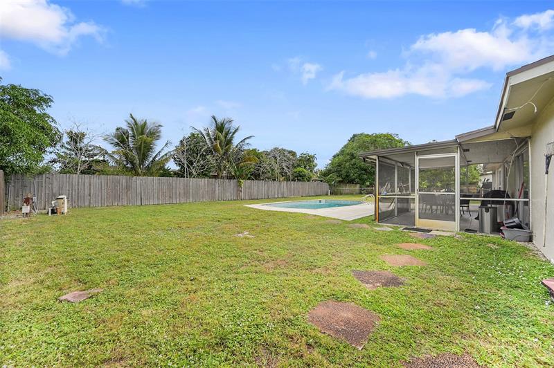 Image 22 of 25 For 300 Kathy Ln