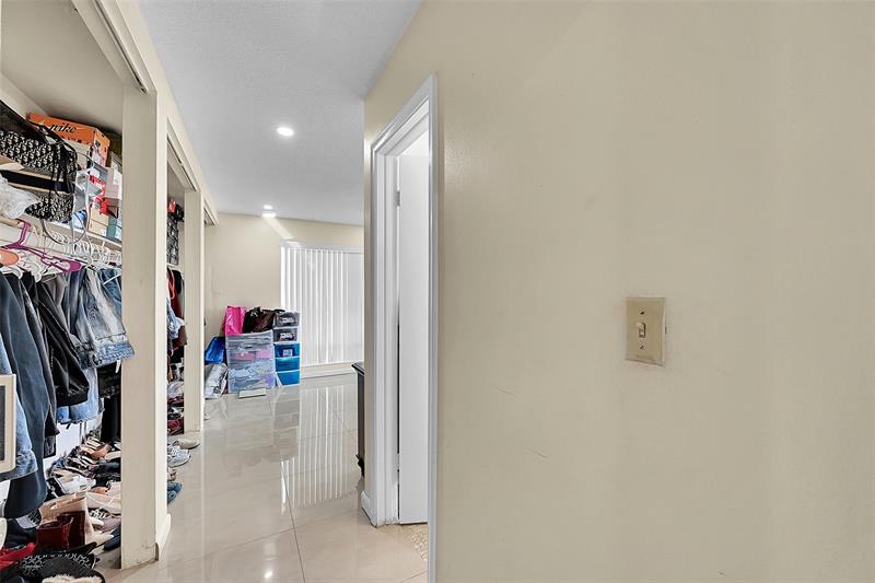 Image 7 of 25 For 300 Kathy Ln