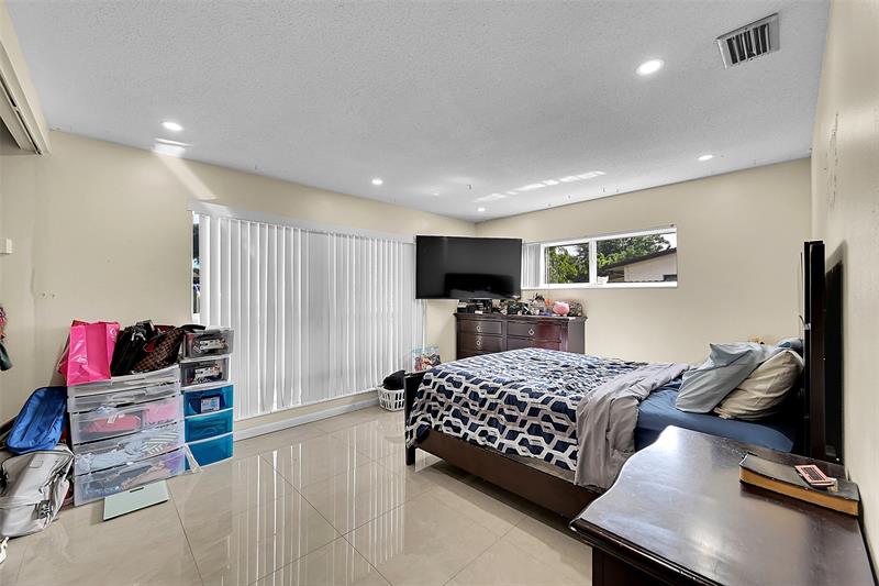 Image 8 of 25 For 300 Kathy Ln