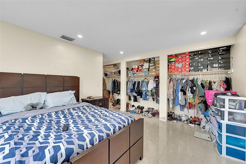 Image 9 of 25 For 300 Kathy Ln