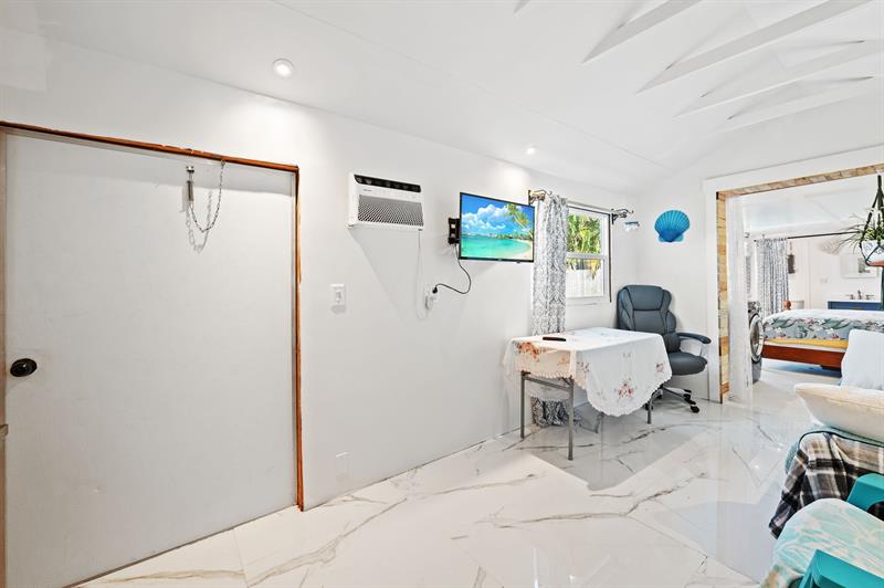 Image 24 of 44 For 709 Omar Rd  