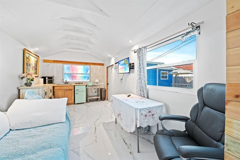 Image 29 of 44 For 709 Omar Rd  