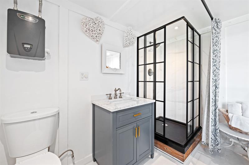 Image 32 of 44 For 709 Omar Rd  