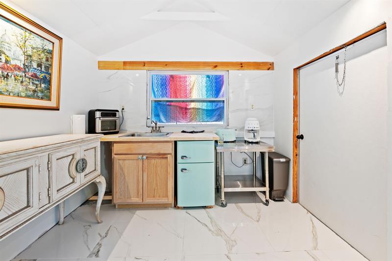 Image 35 of 44 For 709 Omar Rd  