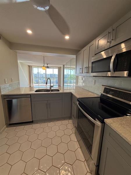 Details for 9 Royal Palm Way, Boca Raton, FL 33432